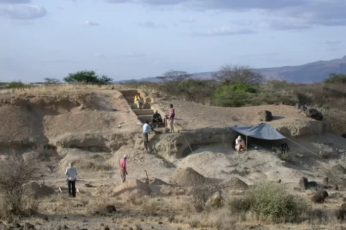 Sitio de excavación donde se encontraron rastros de los primeros Homo sapiens.